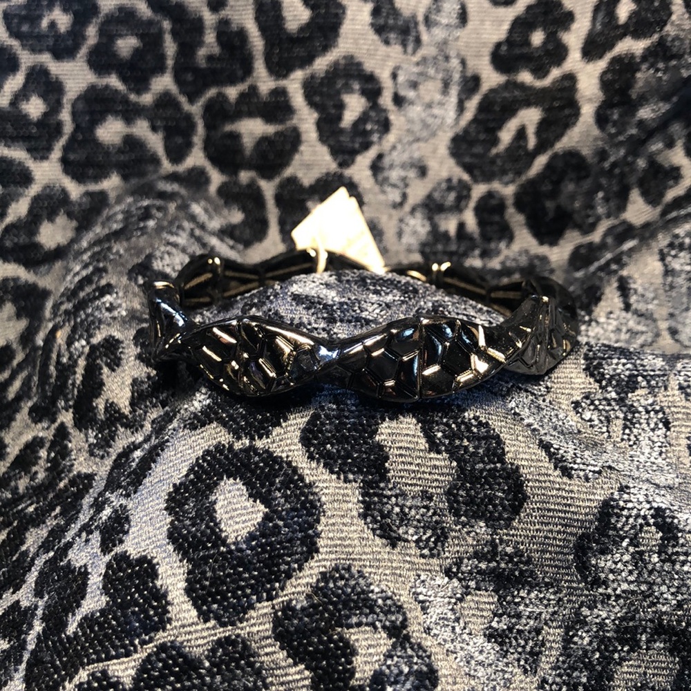 NWT Lia Sophia gunmetal stretch bracelet